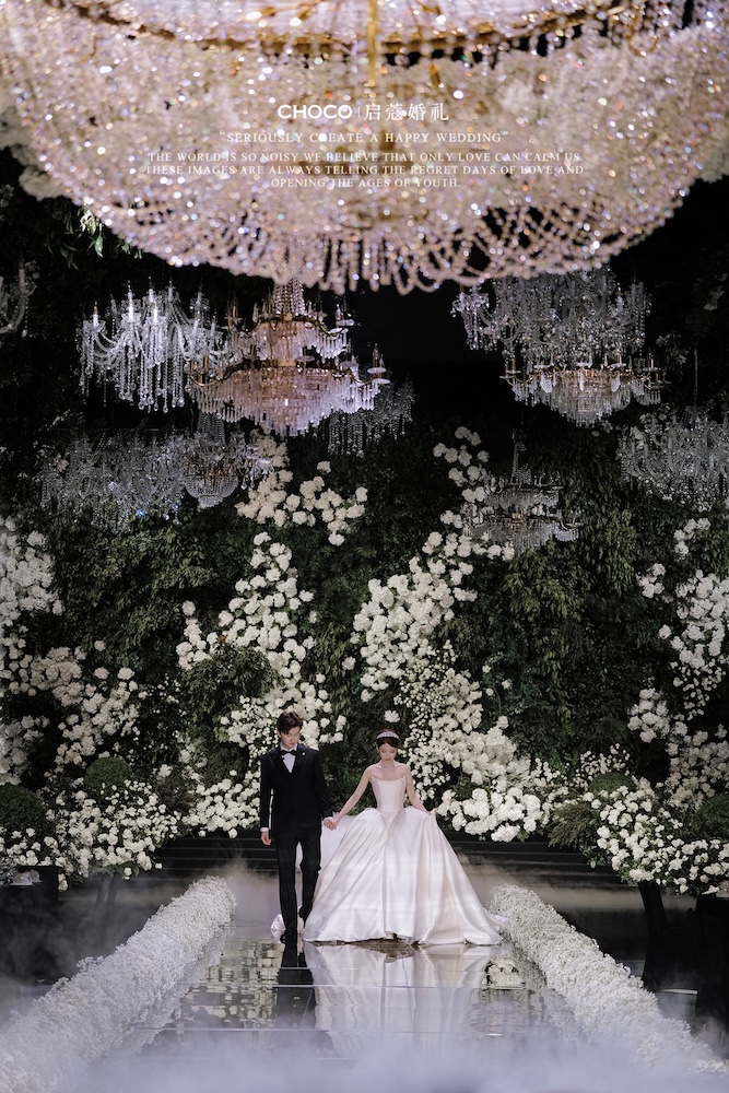 且与春山，祝夏满